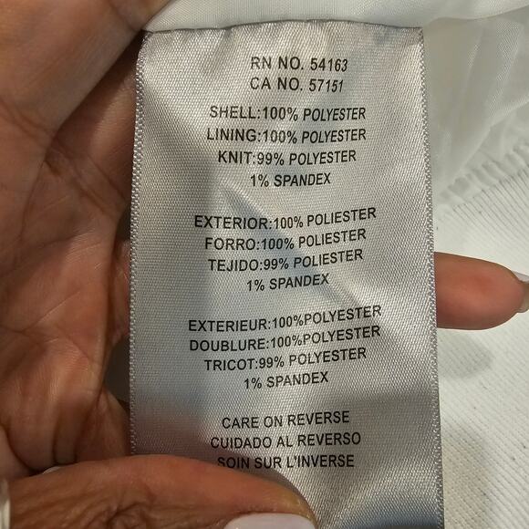 Levi's Women's White Cropped Bomber Jacket Size Medium - Picture 6 of 6